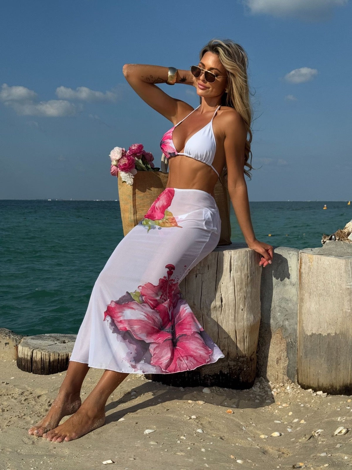 Kwiatowy Zestaw Plażowy „Bella Rosa” – Bikini + Spódnica